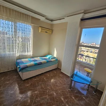Holliday Apartament *
